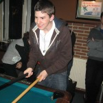 YouGend spielt Billard